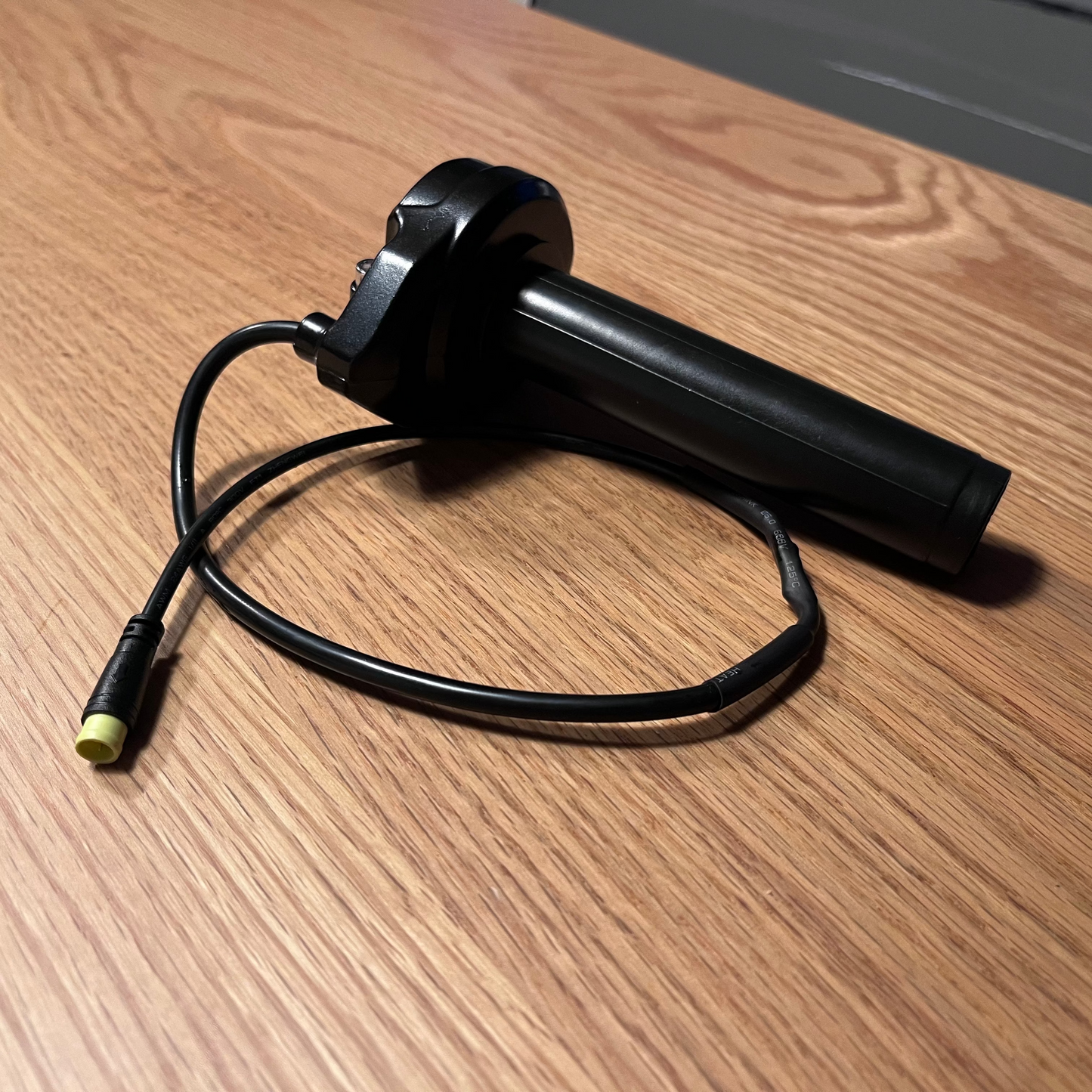 V2 Plug and Play Surron Throttle