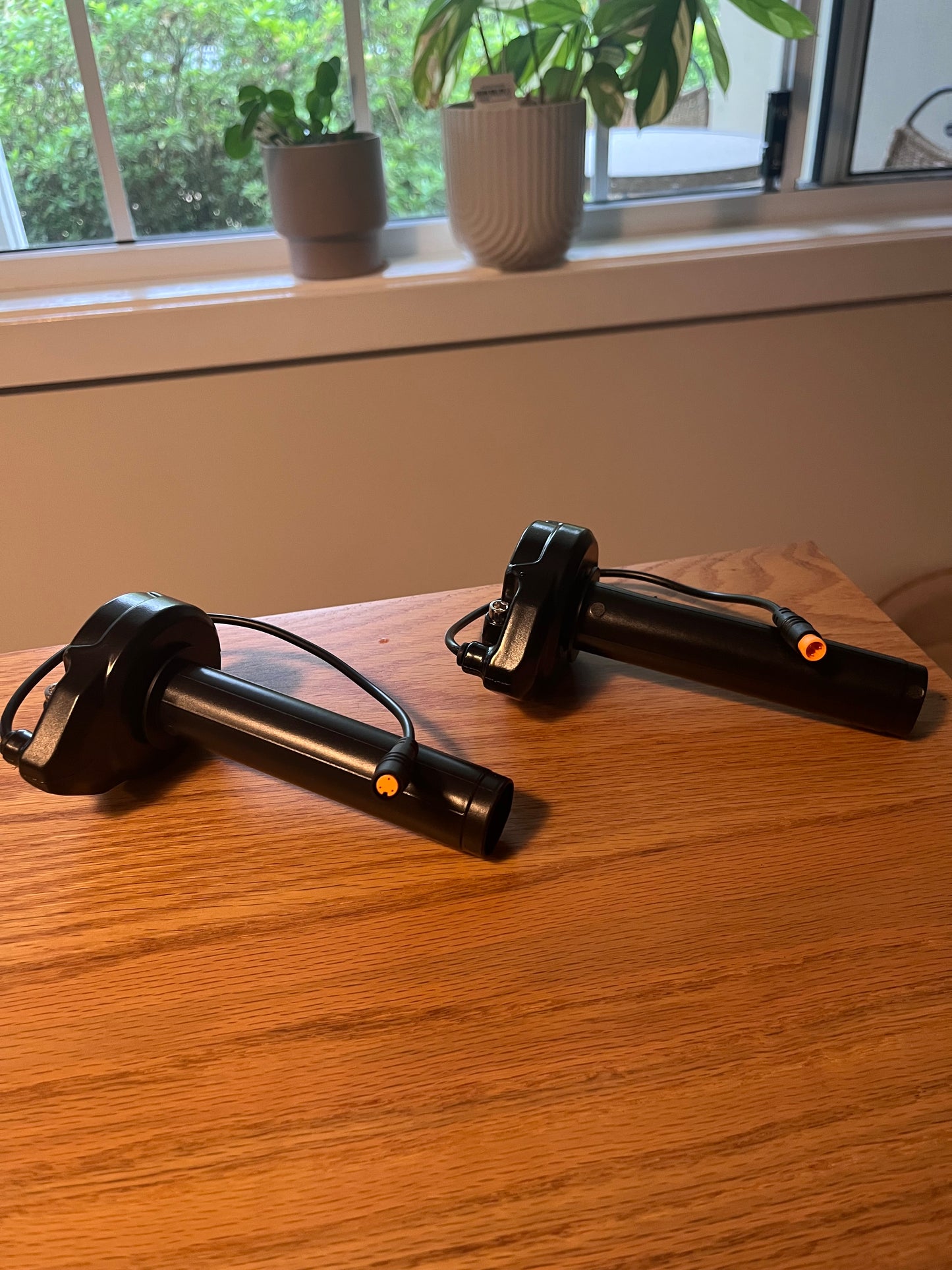 V2 Plug and Play Surron Throttle