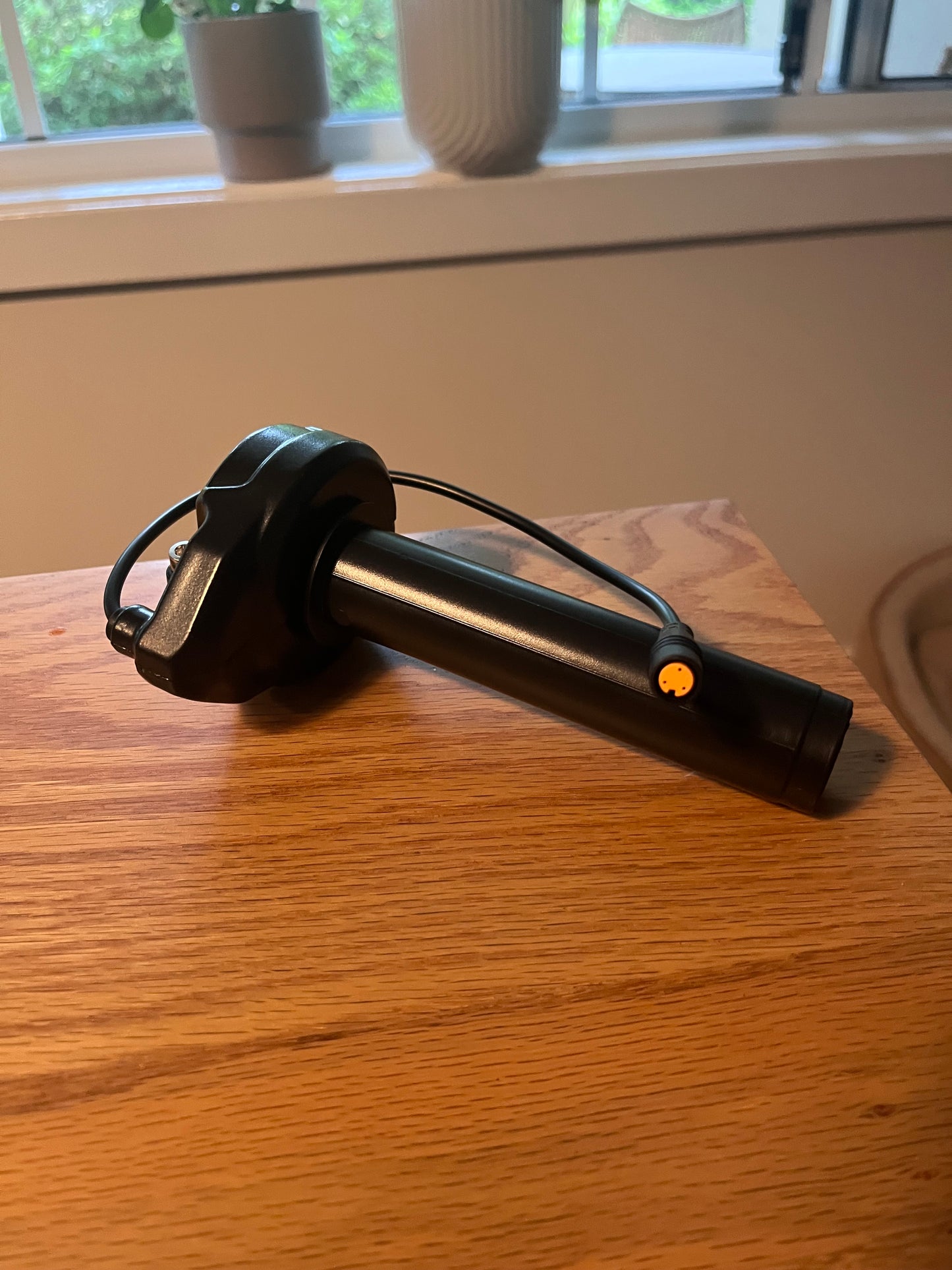 V2 Plug and Play Surron Throttle